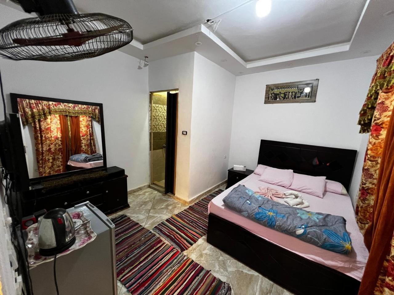 Bed and Breakfast Jana Pyramids View In 3 Kafret el-Gabal Exteriér fotografie