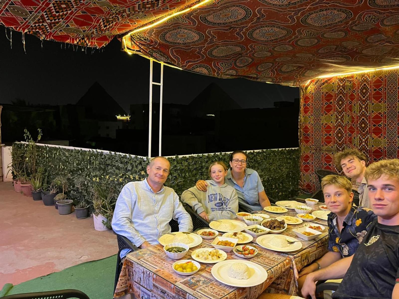 Bed and Breakfast Jana Pyramids View In 3 Kafret el-Gabal Exteriér fotografie