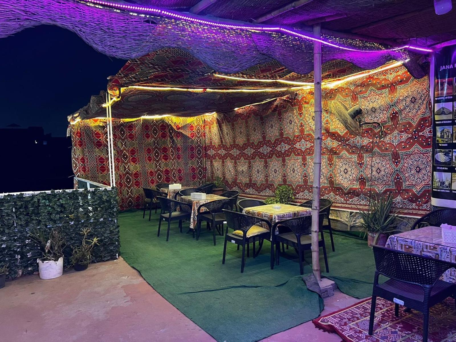 Bed and Breakfast Jana Pyramids View In 3 Kafret el-Gabal Exteriér fotografie